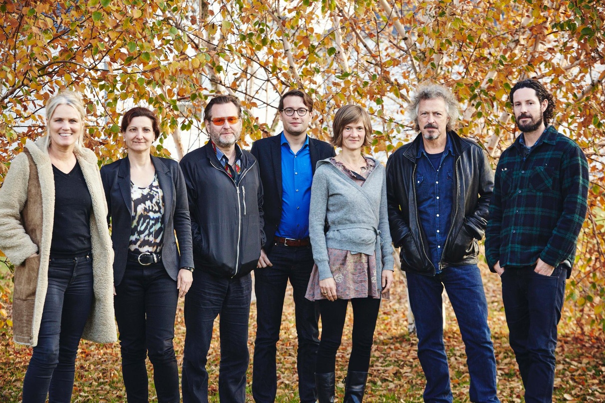Bestimmen die Preisträger beim Deutschen Musikautorenpreis (von links): Annette Focks, Charlotte Seither, Stefan Stoppok, Johannes X. Schachtner, Eva Kruse, Wolfgang Niedecken und Max Herre