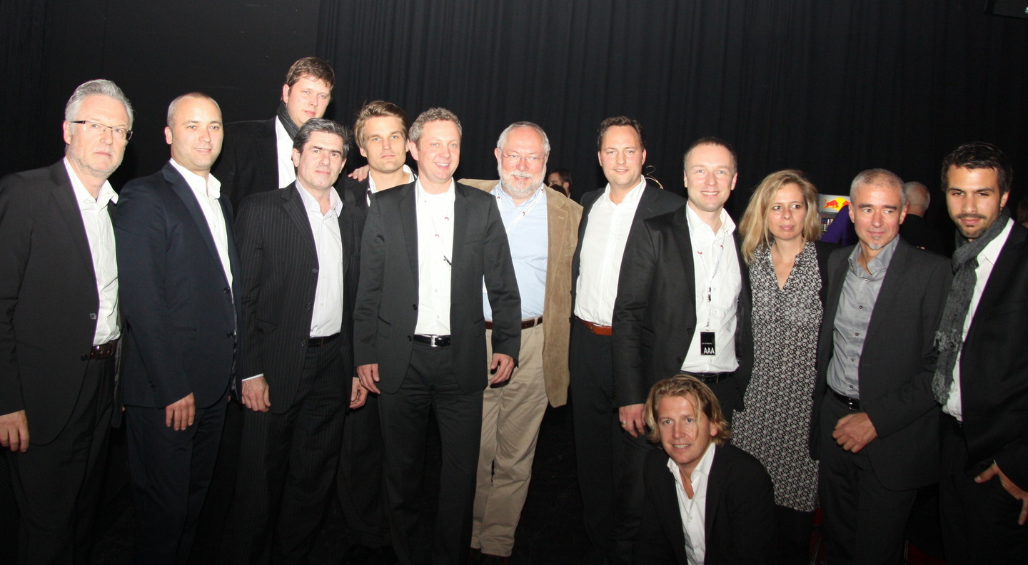 Mit Sony Music auf dem richtigen Weg (v.l.n.r.): Roman Rynbikar, Stefan Goebel, Mark Löscher, Bert Schorer, Philip Ginthör, André Mühlhausen, Heinz Canibol, Edgar Berger, Ralf Schalck und ...