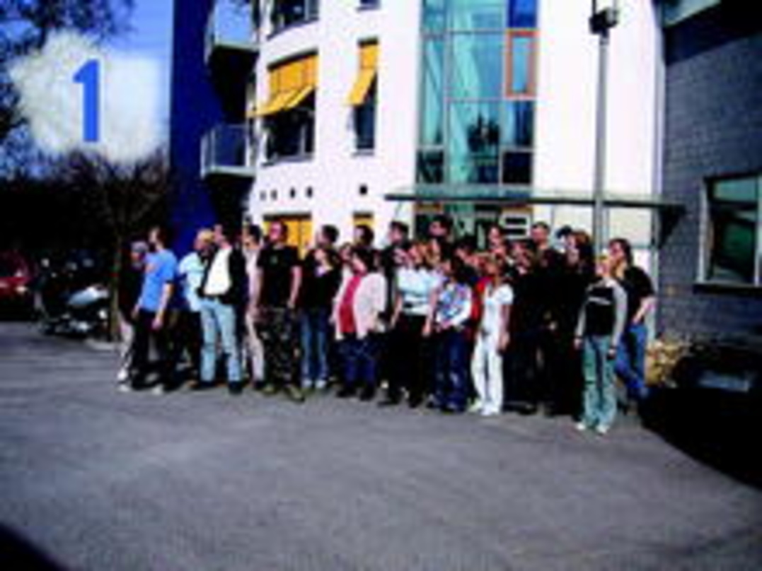 Von wegen Schatten: Die CD "Casting Shadows" von Wolfsheim lässt für die Indigo-Truppe die Eins am Charts-Himmel strahlen