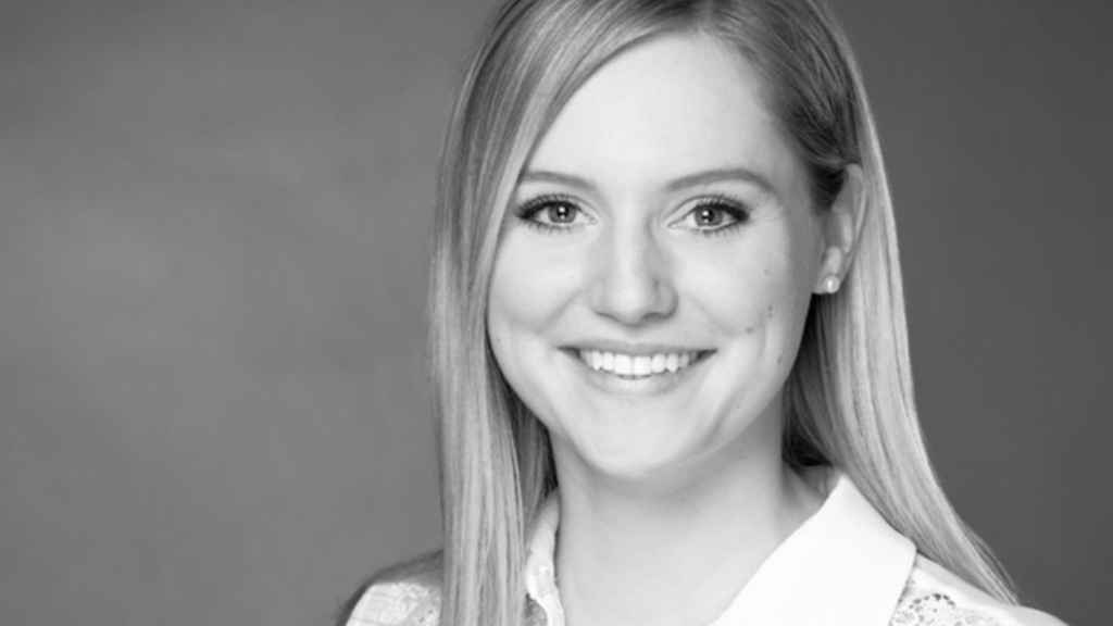 Spricht auf der Reeperbahn: Anna Wulfestieg (Senior Project Manager Booking Peter Rieger Konzertagentur).