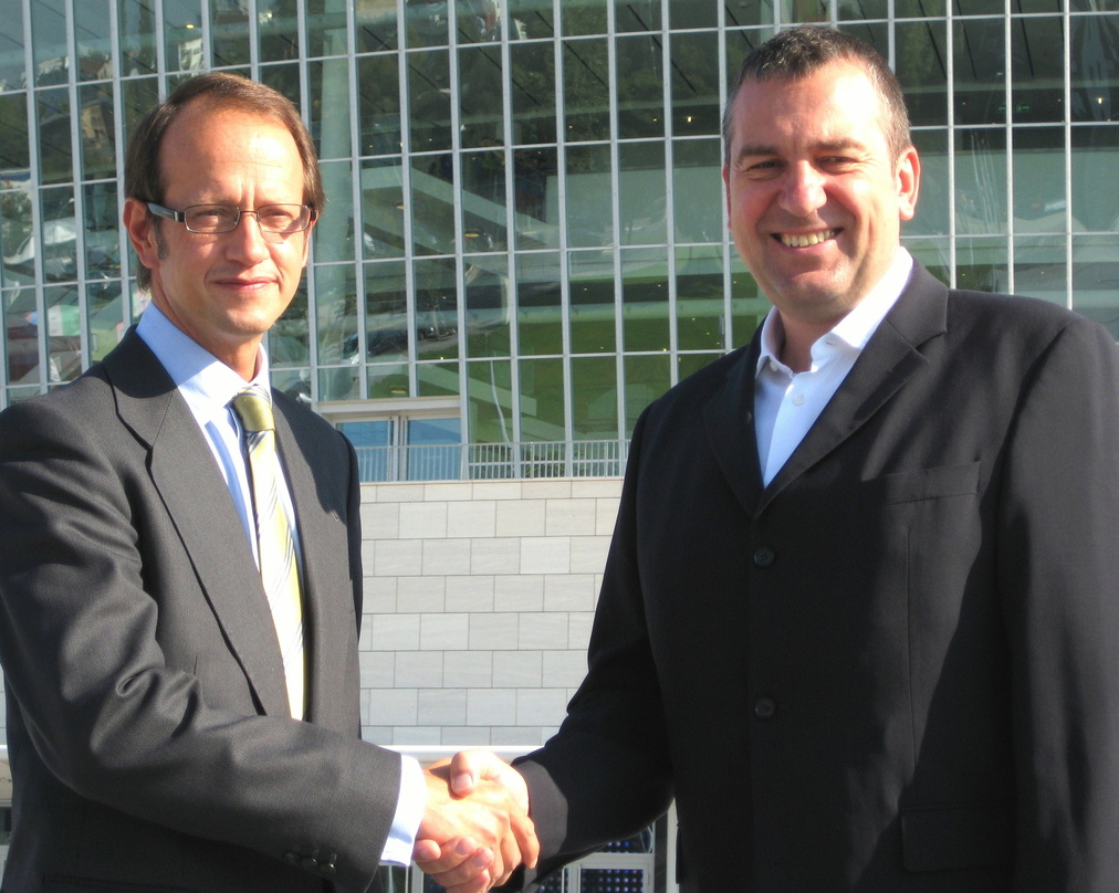 Feiern die O2 World: Jaime Smith (l.) und Detlef Kornett