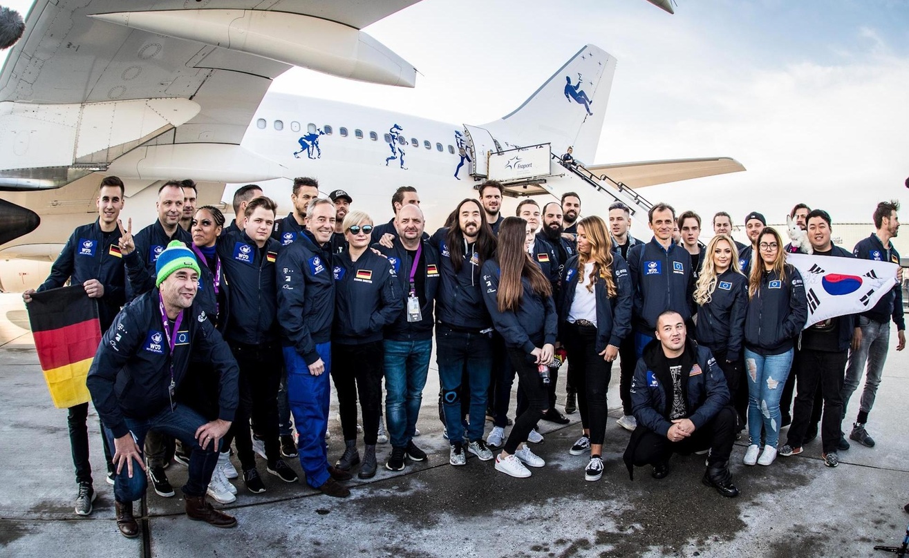 Vor dem Abflug auf dem Frankfurter Flughafen: Die Crew der Zero Gravity Mission