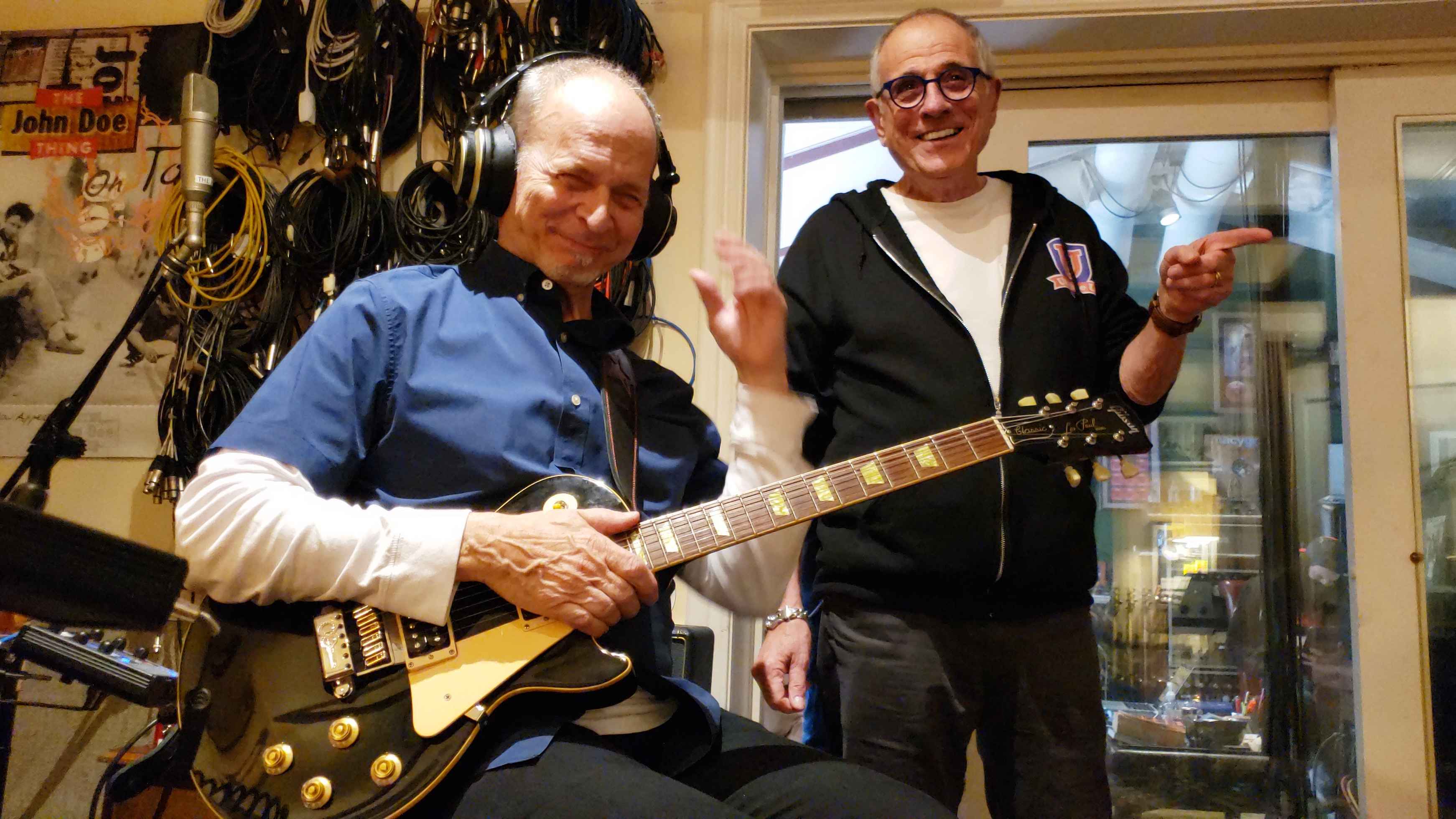 Im Studio: der mittlerweile verstorbene Wayne Kramer (links) und Produzent Bob Ezrin.