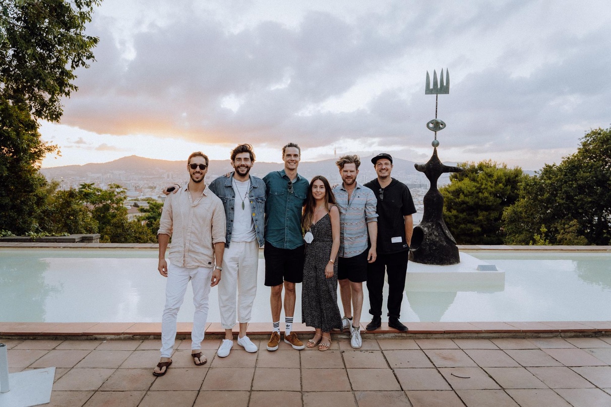 Auf musikalischer Mission in Barcelona (von links): David Lemaitre, Alvaro Soler, Pim Walter, Dilara Balantekin, Max Klaas und Andreas Schubert