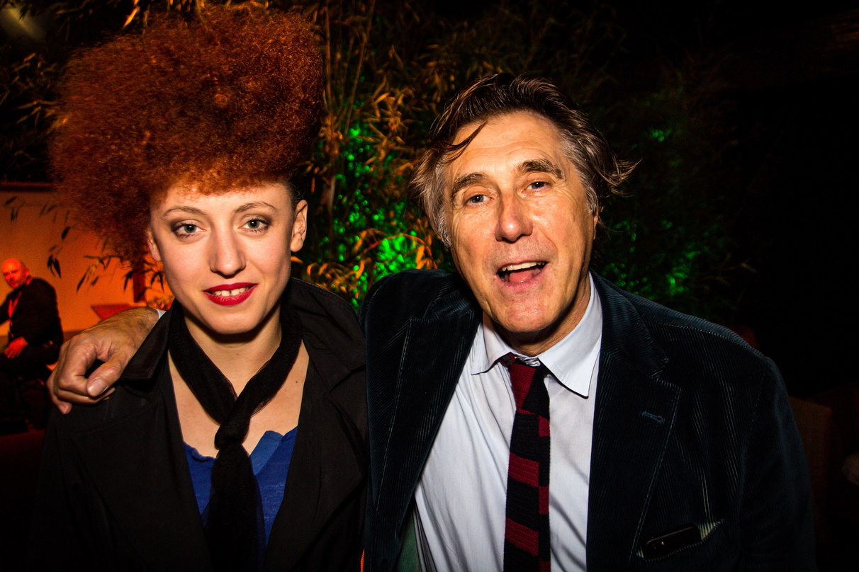 Trafen sich nach dem Konzert: MarieMarie und Bryan Ferry