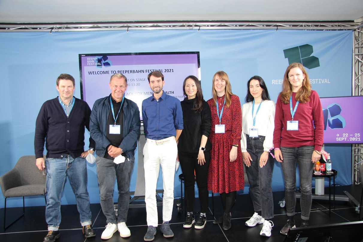 War im September beim Reeperbahn Festival vor Ort: Das Deezer-Team mit (von links) Richard Wernicke, Thomas Chabin, Jeronimo Folgueira, Alice Suh, Simone Schiefke, Mara Spitz und Simone Sc...