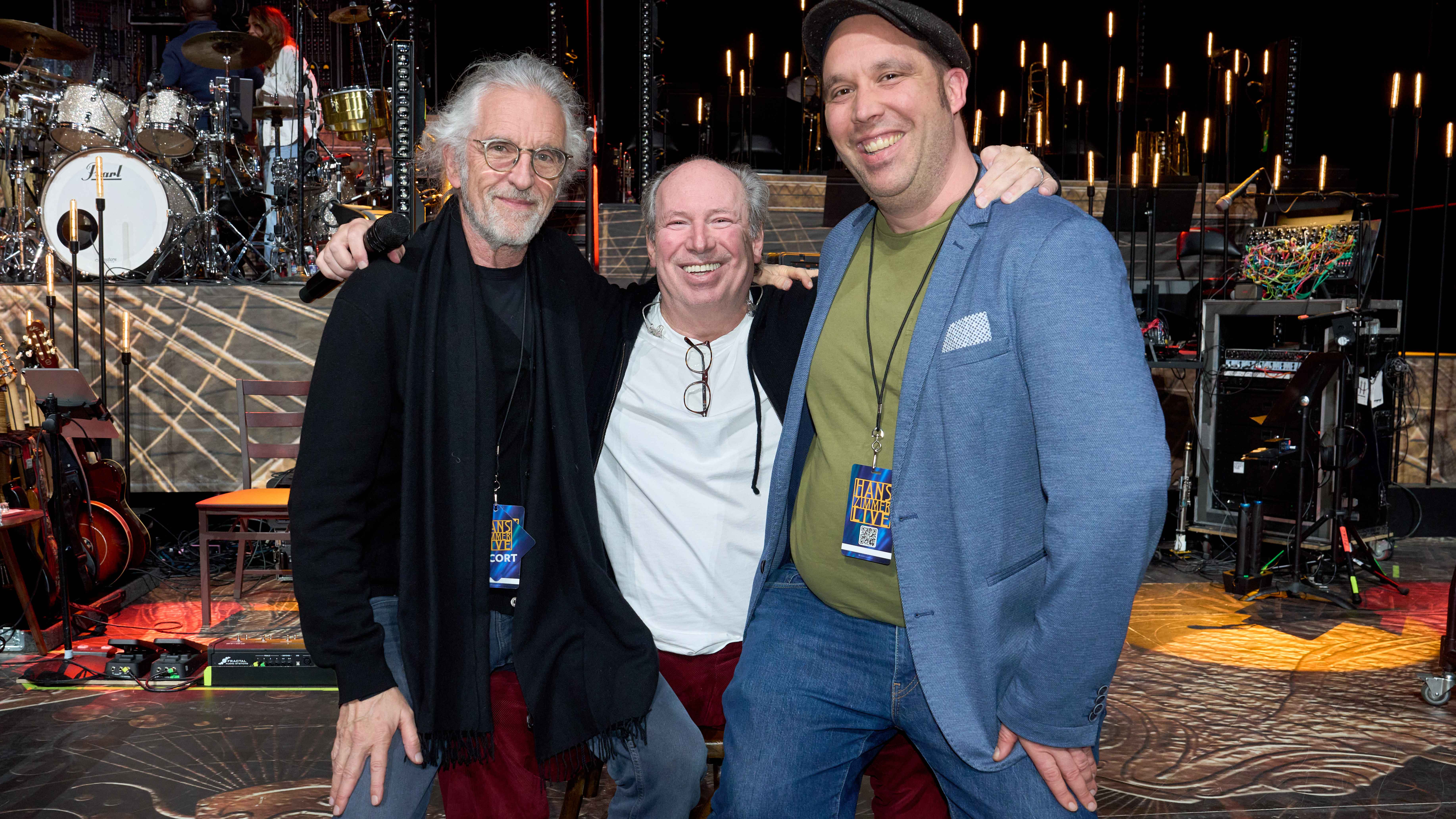 Nach dem Soundcheck beim letzten US-Konzert am 7. Februar in Baltimore (von links): Steven Kofsky (RCI Global), Hans Zimmer und Oliver Rosenwald (Projektleitung Hans Zimmer Live bei Semmel...