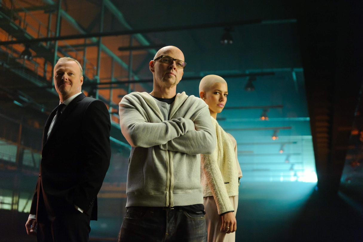 Setzen bei den Publikumsstimmen auf ein transparentes Voting: Die "Unser Star für Baku"-Jury mit (v.l.n.r.) Stefan Raab, Thomas D. und Alina Süggeler (Bild: ARD)