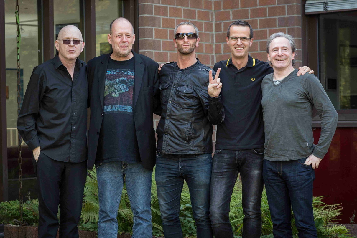 Trafen sich bei McGees Antrittsbesuch (von links): Alan McGee, Matthias "Botsch" Böttcher, Pete MacLeod, Frank Stratmann und Lubos Mozis
