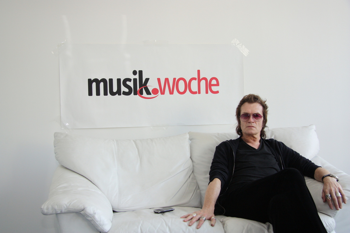 Sieht sich selbst als Rebellen: Glenn Hughes auf der MusikWoche-Couch