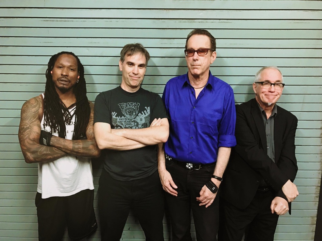 Zelebrieren das 40-jährige Jubiläum ihres legendären Debüts: die Dead Kennedys mit (von links) D.H. Peligro, Ron "Skip" Greer, East Bay Ray und Klaus Flouride