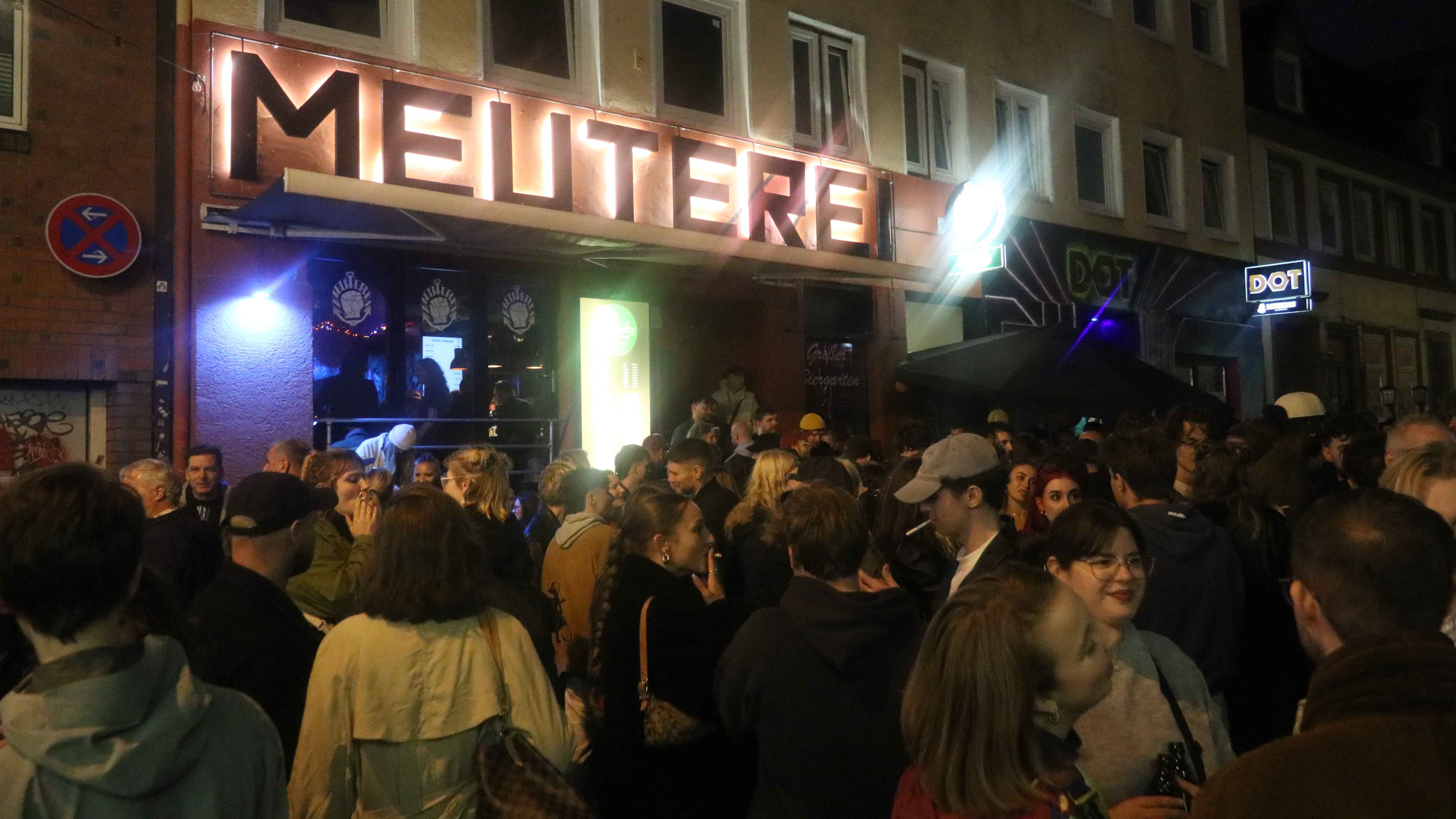Hat sich zu einem der beliebtesten Netzwerktreffen beim Reeperbahn Festival entwickelt: das Subtile Saufgelage bei der Meuterei.