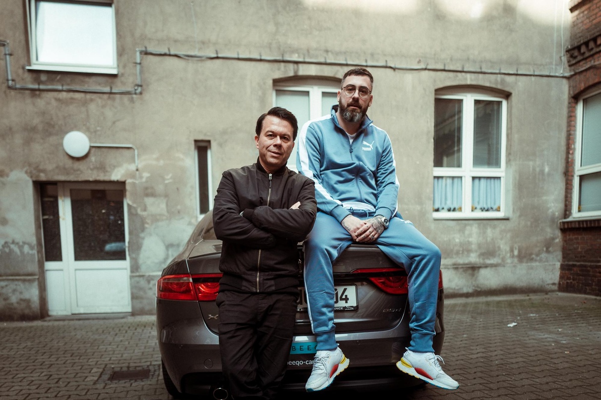 e1c090ebf2fff9e73d8b11c0cb60a4a85a76fd70aad895142a6cc56cacc98064 Haben für "Meetwagen" einen Podcast aufgezeichnet: Markus Kavka (links) und Sido