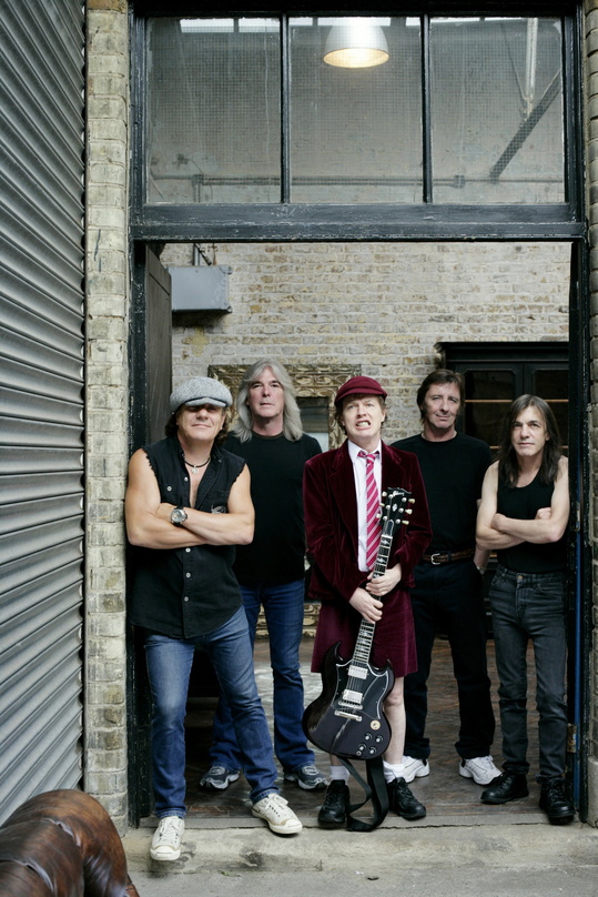 Lieferten 400.000 CDs zur VÖ aus: AC/DC