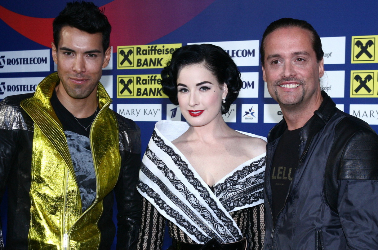 Vor dem Finale noch zuversichtlich (v.l.n.r.): Oscar Loya, Dita von Teese und Alex Christensen