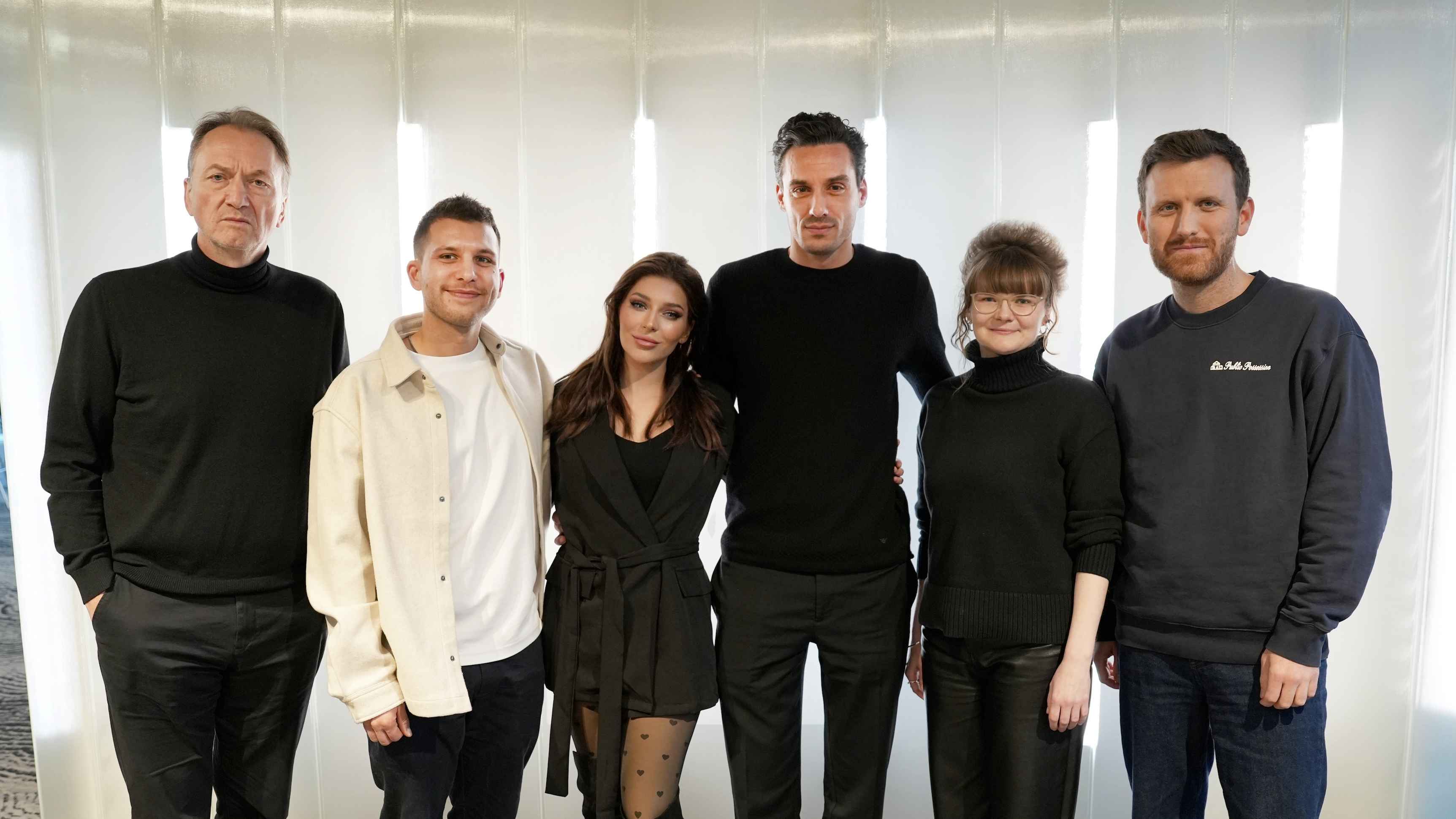 e3678ad0 6492 475c a090 6ca10e497404 Machen gemeinsam weiter (von links): Markus Hartmann (Senior Vice President Ariola Label Group), Max Rosenberg (Senior A&R Manager Ariola), Marie Reim, Raphael Wolf (Partner), Katja Lindne...