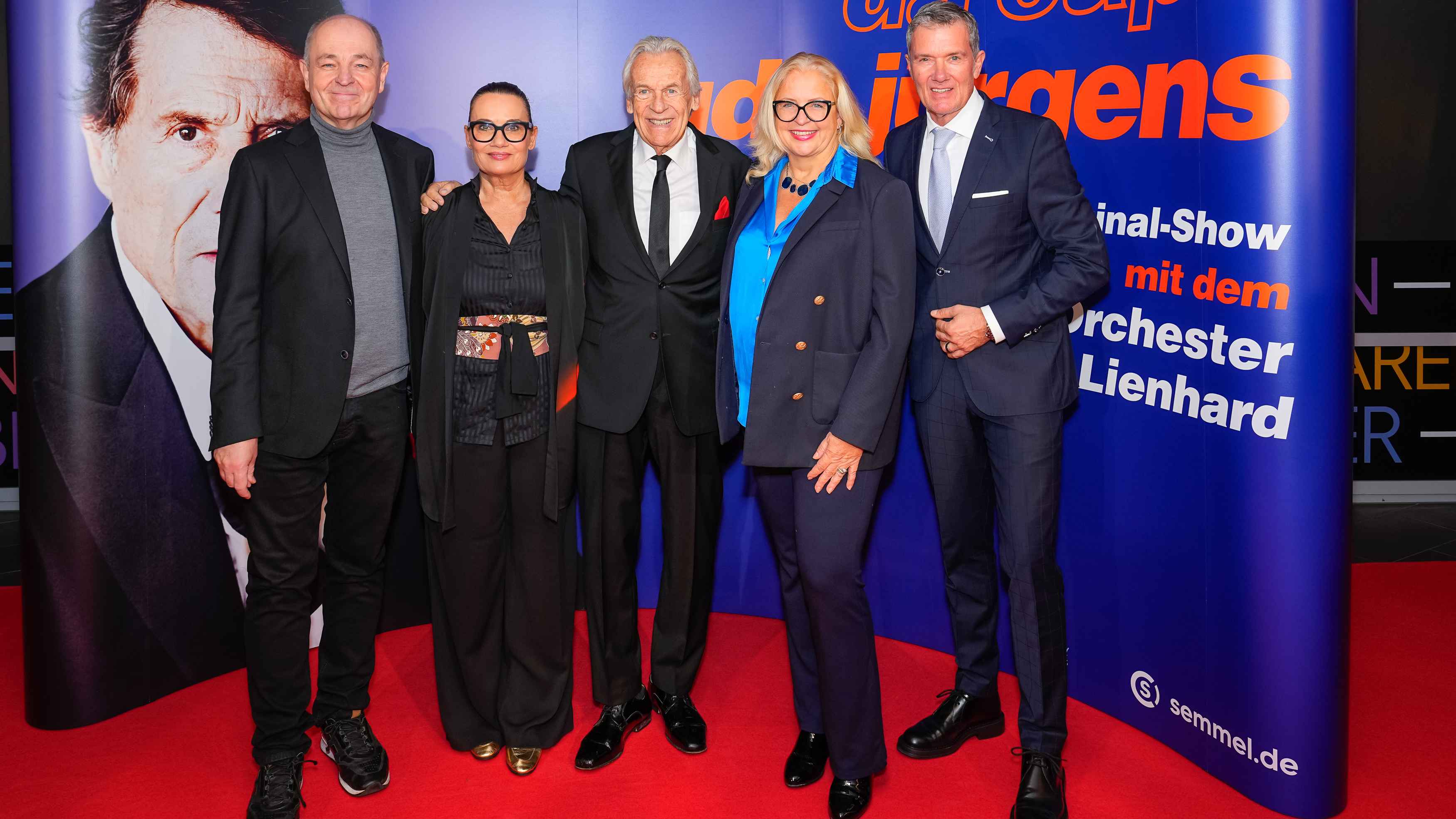 Bei der Premiere (von links): Dieter Semmelmann (Semmel Concerts), Jenny Jürgens, Pepe Lienhard, Astrid Messerschmitt (United Promoters) und John Jürgens.
