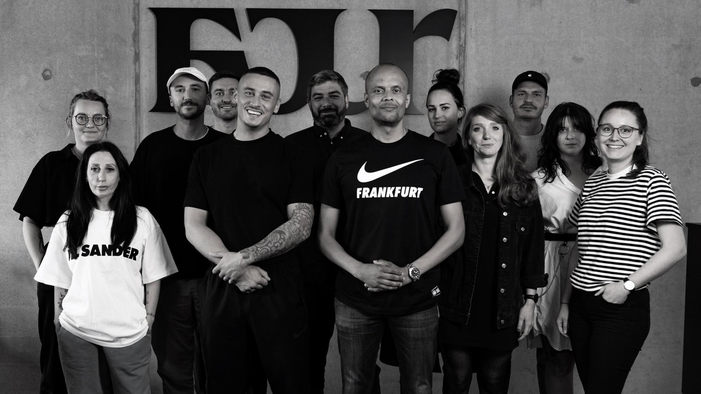 Machten die Kooperation klar: Disarstar (5. von links) und seine Partner