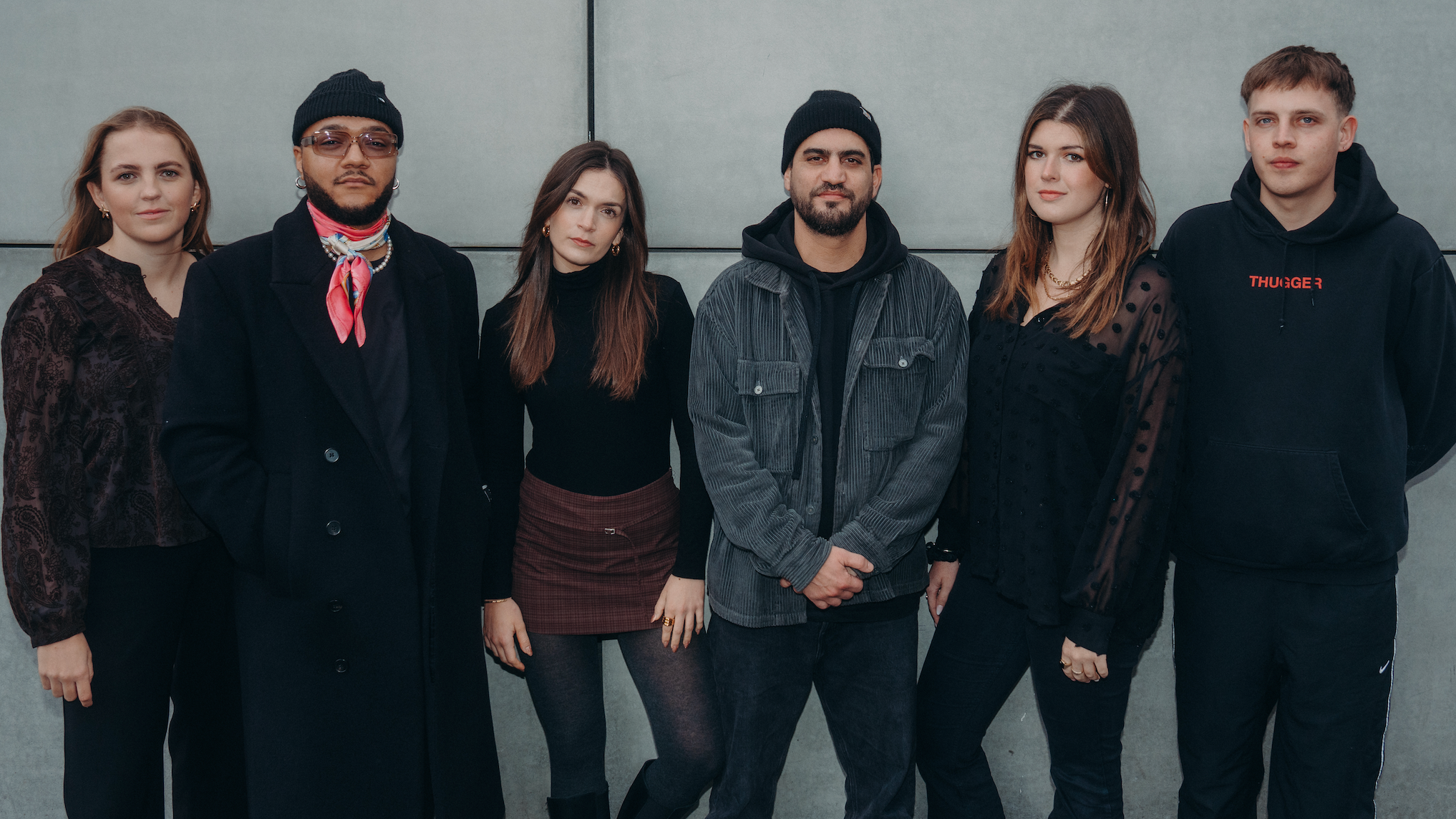 e5b23485 1fe6 4745 805a a9d339f98d3e Stellen das neu formierte A&R-Team von Budde Music Publishing (von links): Luisa Kutzera, Eric Kiafouka, Mariel Barnjak, Aksel Picker, Isabelle Schaa und Leo Schembs.