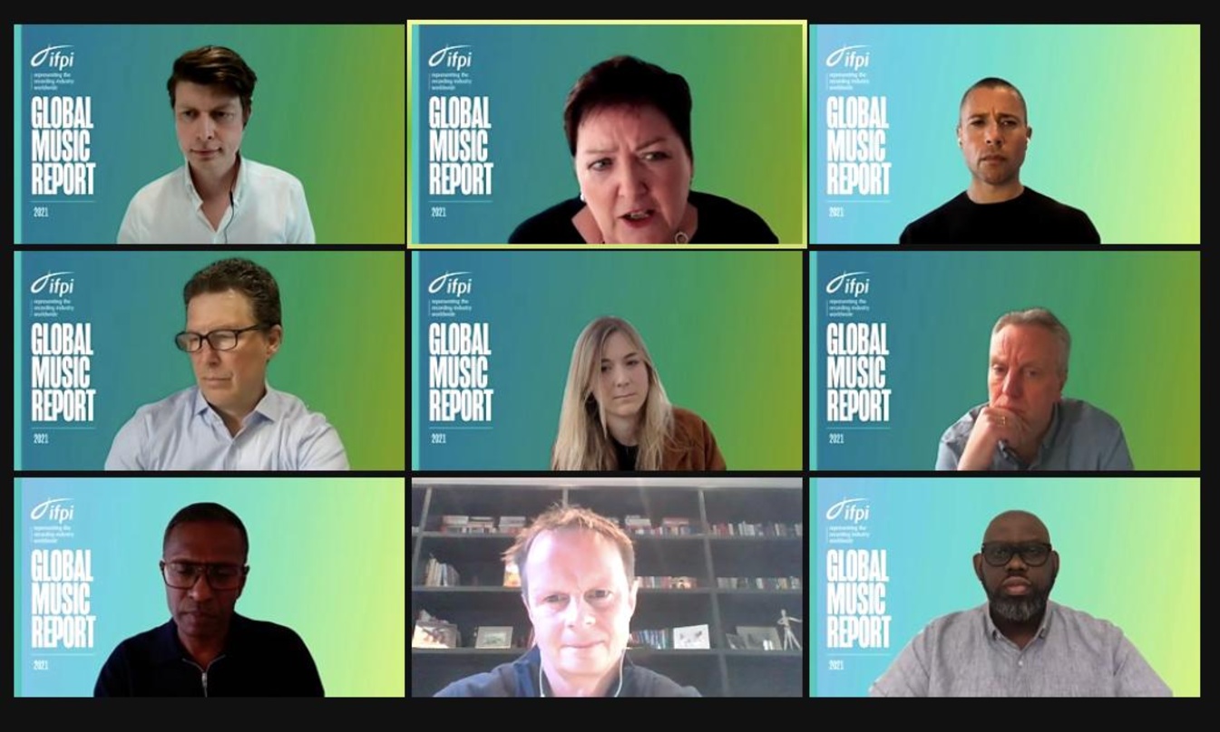 Stellten die Zahlen fürs weltweite Geschäft mit Recorded Music vor (oben, von links): IFPI-Sprecher John Blewett, IFPI-CEO Frances Moore und Adam Granite (Universal Music Group) sowie (Mit...