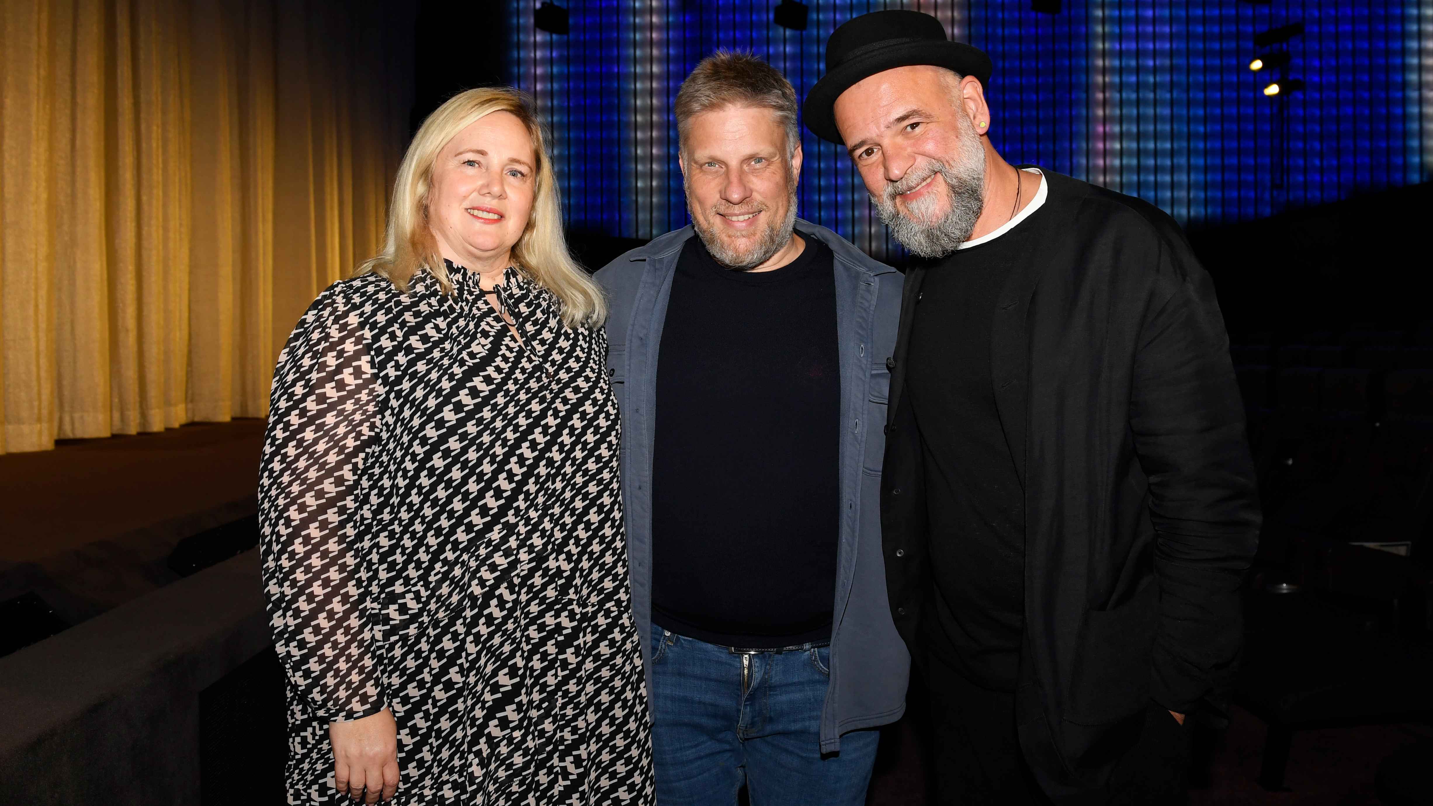 e660c753 9076 44f2 9dff c5fb5efbc5b9 Bei der Premiere im Arri-Kino (von links): Justine Kirschner (Theaterleiterin Astor Filmlounge im Arri), Andrea Stumptner (Sr. Marketing & PR Manager DACH Dolby Germany) und Martin Kälberer.