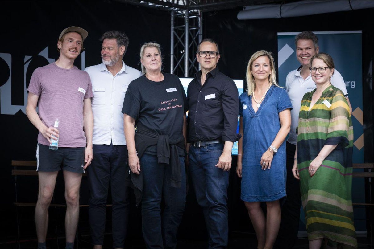 Tagten im Molotow (von links): Verbandsgeschäftsführer Timo Wiesmann und die Vorstände Alexander Schulz, Nicola Tyszkiewicz, Leif Nüske, Kerstin Schnitzler, Christoph Becker und Pia Hoffmann