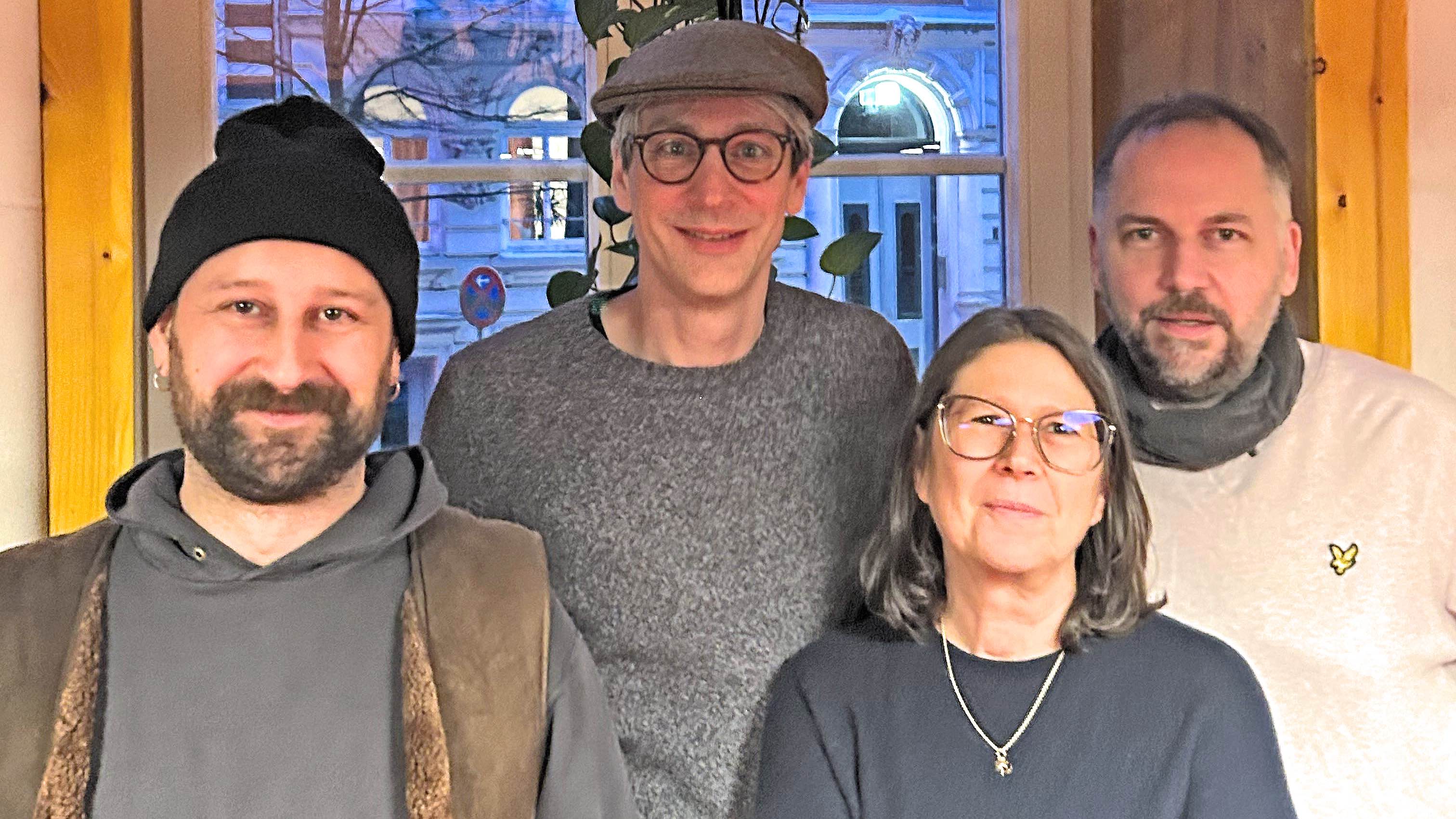 e746066d 0c95 4ec4 9d0d 06e5ce55bb25 Luden Anfang Februar zum Netzwerktreffen des VUT Nord in die Superbude St. Pauli (von links): die Regionalräte Jakob Groothoff, Joe Amslinger, Manuela Nikele, und Gunther Buskies.