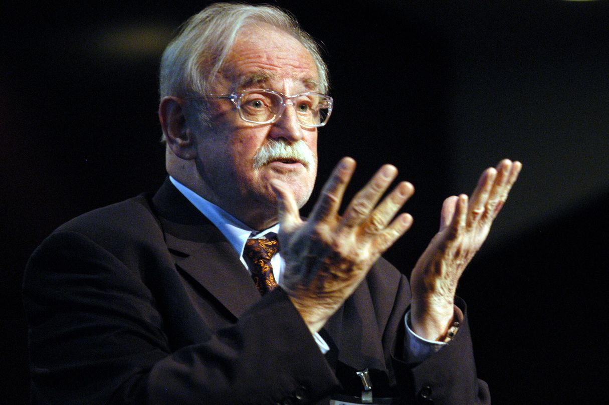 Vertrat die Sache der Musik mit Leidenschaft: Fritz Rau, hier bei einem MBA-Seminar 2005