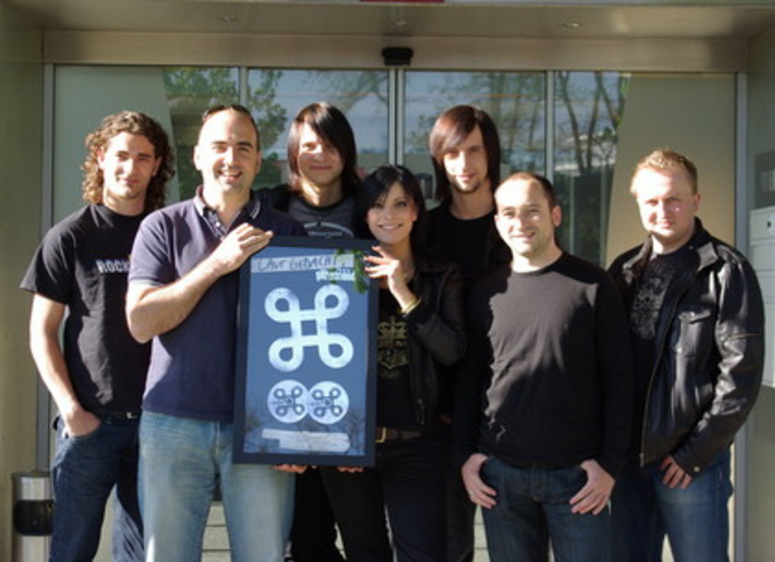 e80d3e31b5efaa7bda9e7d83cccdf4a6a7df7f28e13169d8da0a1d404beeade0 Feierten Zusammenarbeit: Silbermond und das Team von Antenne Bayern