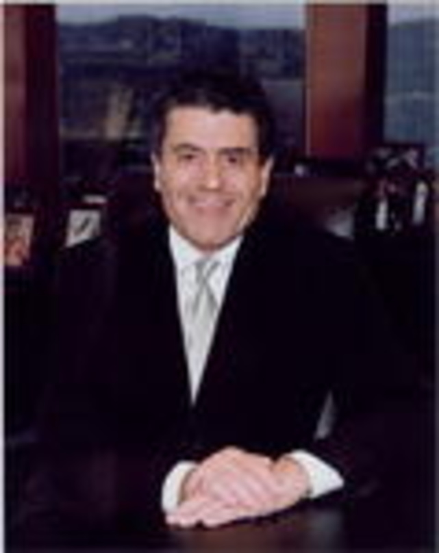Verstärkt das Werben um Warner: Haim Saban