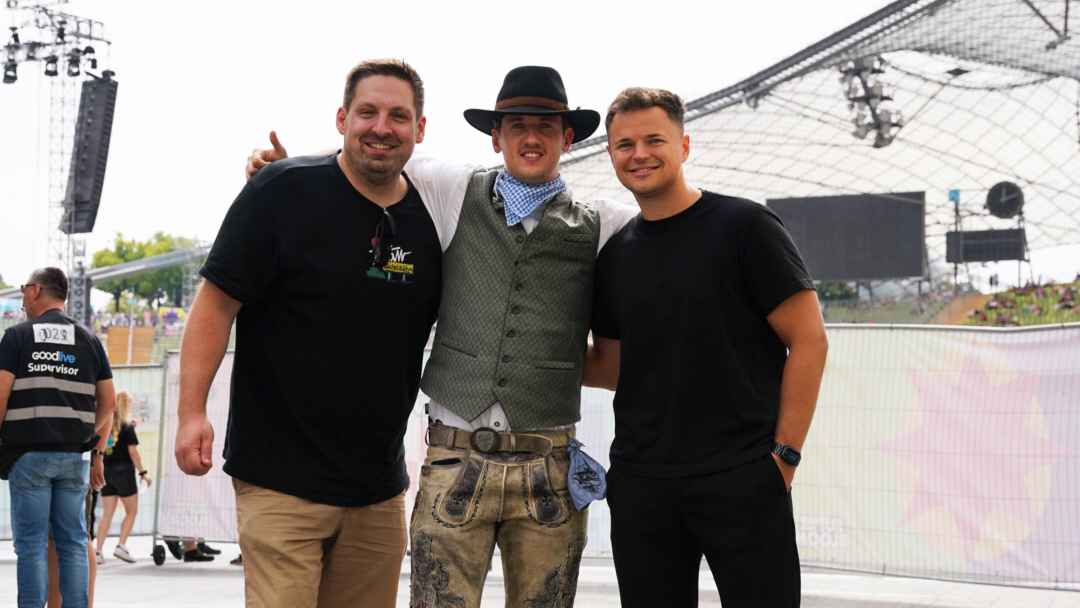 Trafen sich auf dem Münchner Superbloom Festival: David Wessel (Manager Tream / Madnesstic Media), Tream und Alex Handwerker (Geschäftsführer District Live).