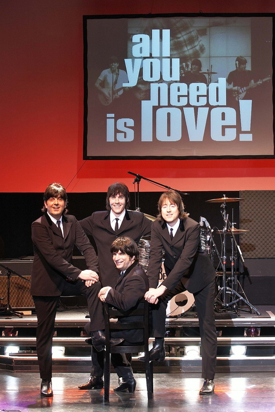 2013 wieder unterwegs: das Beatles-Musical "All You Need Is Love"