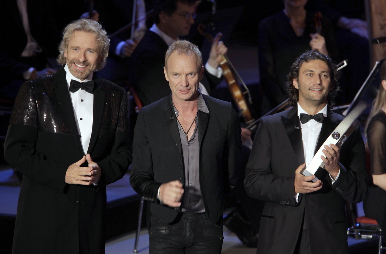 Ein Gewinn für den Echo Klassik: Thomas Gottschalk (l.), hier mit Echo-Preisträger Jonas Kaufmann (r.) und dessen Laudator Sting