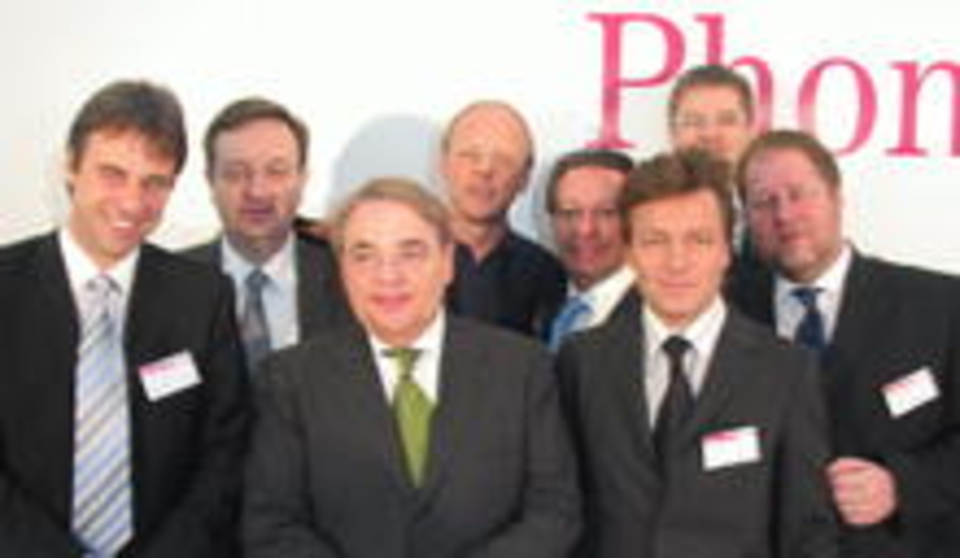 Beim Start im März (v.l.n.r.): Achim Berg (T-Com), Victor Antippas (Universal), Klaus-Peter Schulenberg (CTS), Balthasar Schramm (Sony), Gerd Gebhardt (Phonoverbände), Bernd Dopp (Warner),...