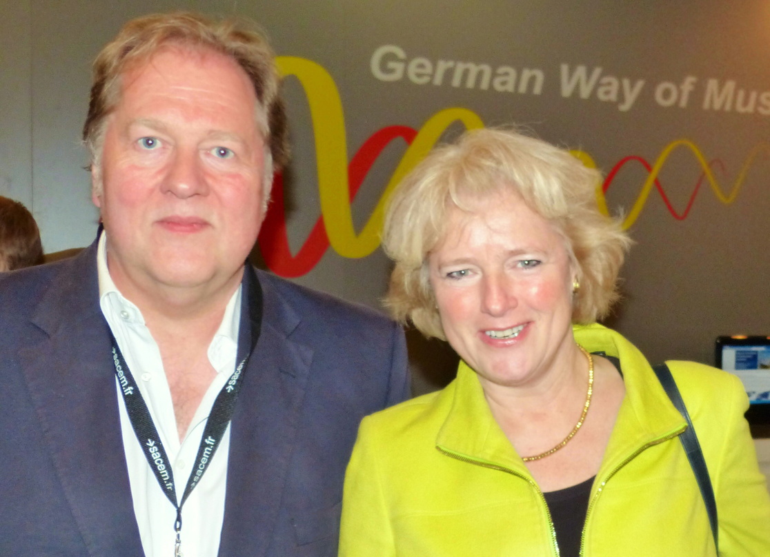 Betonen die Bedeutung des Spielstättenprogrammpreises: Dieter Gorny und Kulturstaatsministerin Monika Grütters, hier auf der Midem 2014 in Cannes