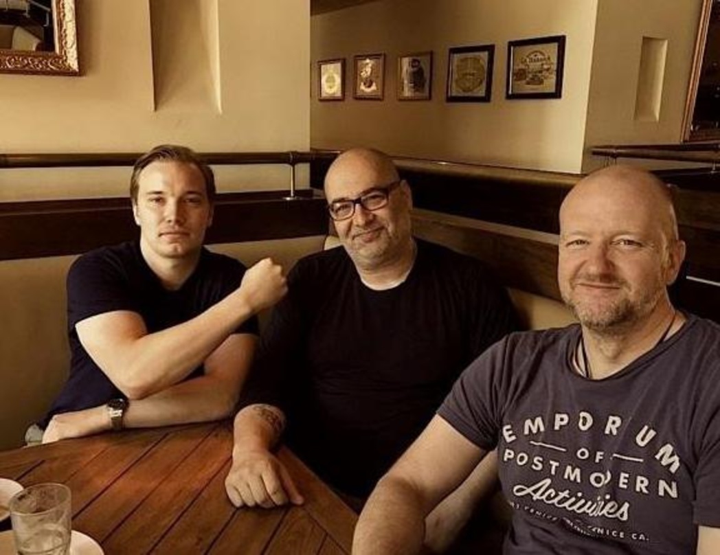 Trafen sich zur Vertragsunterzeichnung in Paris (von links): Nico Meckelnburg (Mec), Jan van der Toorn und Axel Erler (Early)