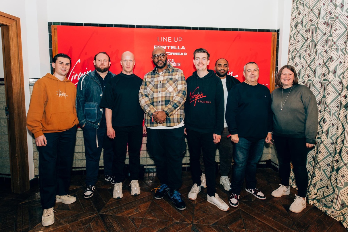 Trafen sich im Soho House Amsterdam (von links): Tom Walter, Kevin Harris, Alexander Neipp, MistaJam, Magnus Textor, Dom Clifton, Sergio Bienati und Clare Dalton