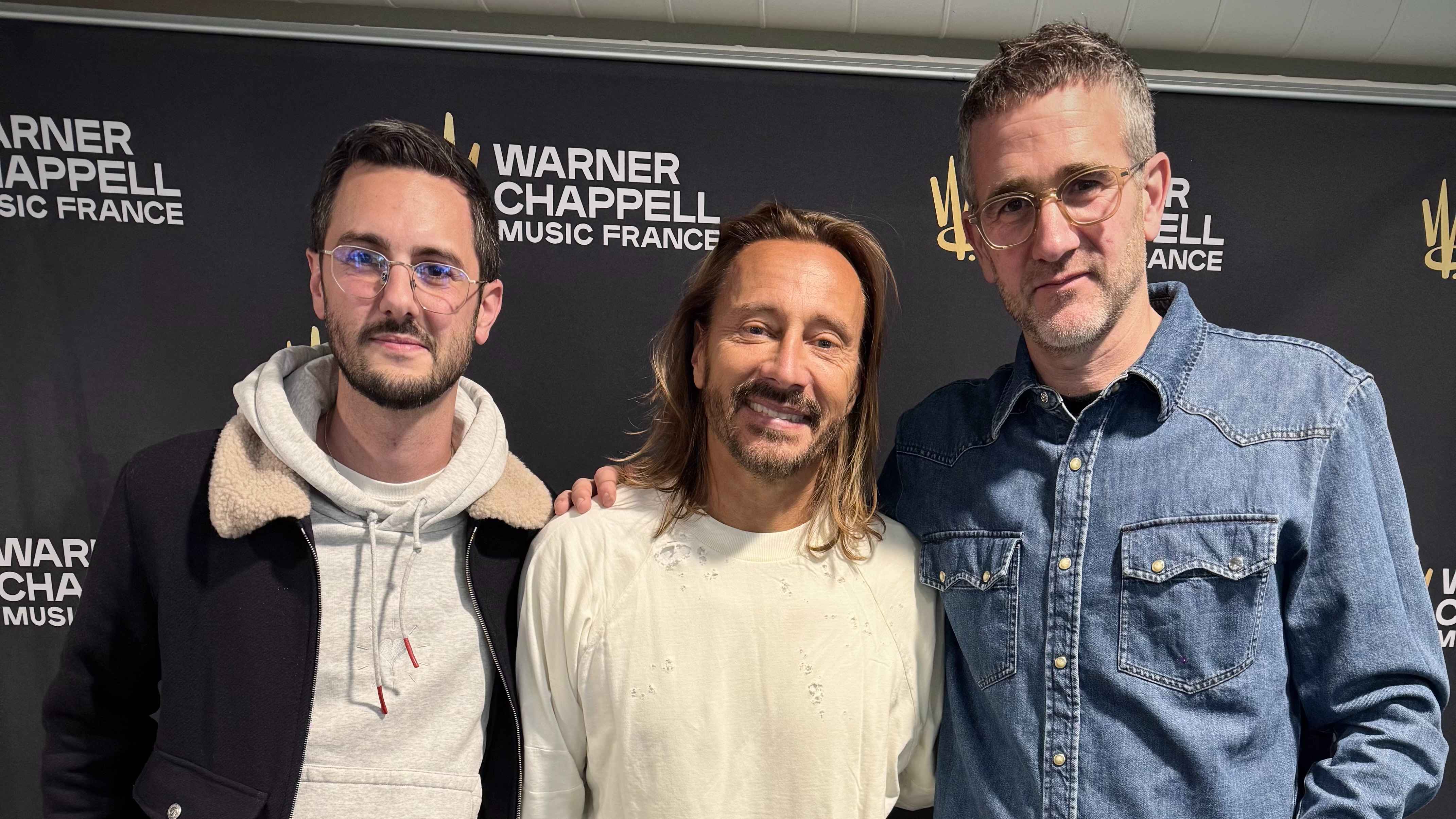 Schlossen den neuen Verlagsdeal (von links): Valentin Zucca (Senior A&R Warner Chappell Music France), Bob Sinclar und Matthieu Tessier (Managing Director Warner Chappell Music France).