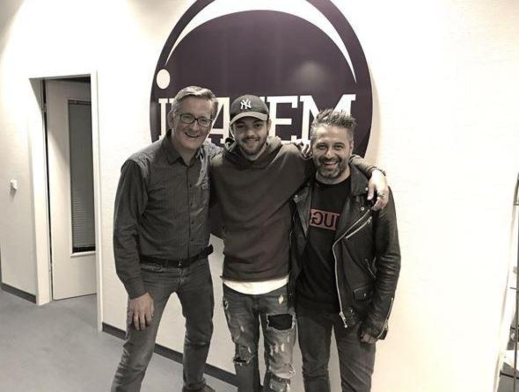 Besiegelten die künftige Zusammenarbeit (von links): Jens-Markus Wegener, Vito Kovach und Leo Chantzaras