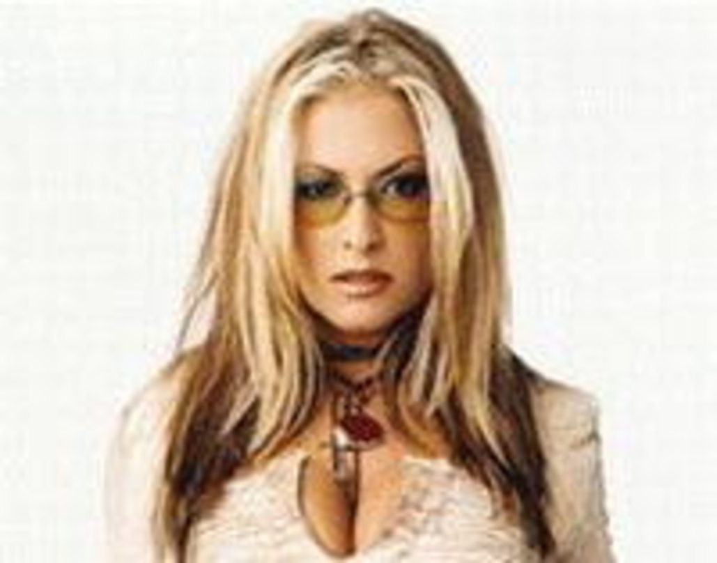 Präsentiert neue Single: Anastacia