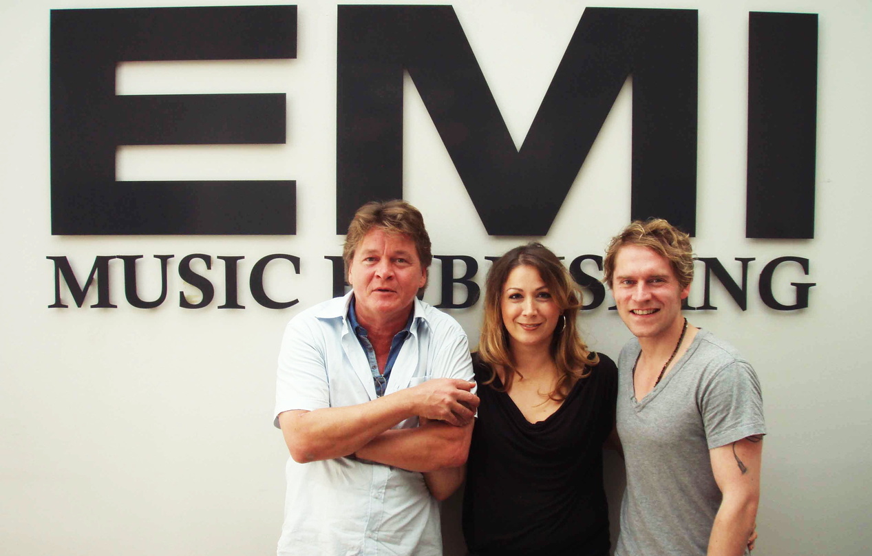Bleiben sich treu (v.l.n.r.): Uli Wehner, Bahar Tozman und Johannes Oerding