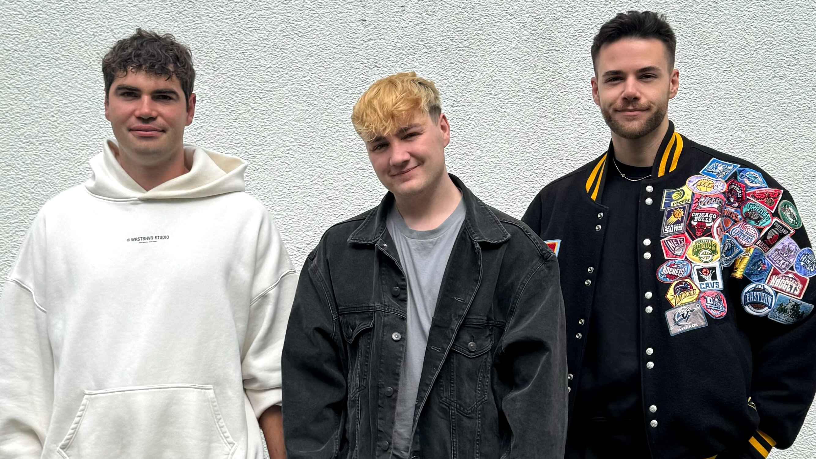 Nun ein Team (von links): Leander Kirschner (CEO & Founder Bamboo Artists), Niklas Dee und Paul Gregori (Artist & Product Manager Bamboo Artists).