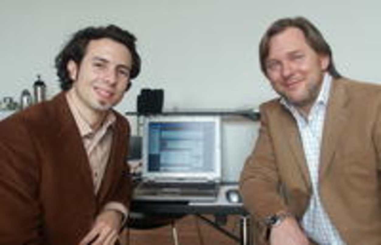 Holen Indies mit an Bord: Rogosch (r.) und {mlbipers.31725.Stefan Betzold|U|T} (Manager Music & Games)