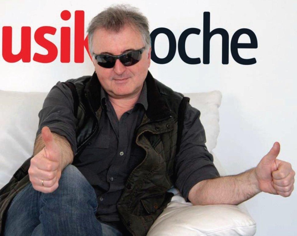 Neustart mit Bonfire: Hans Ziller präsentiert auf der MusikWoche-Couch das neue Album "Glörious"
