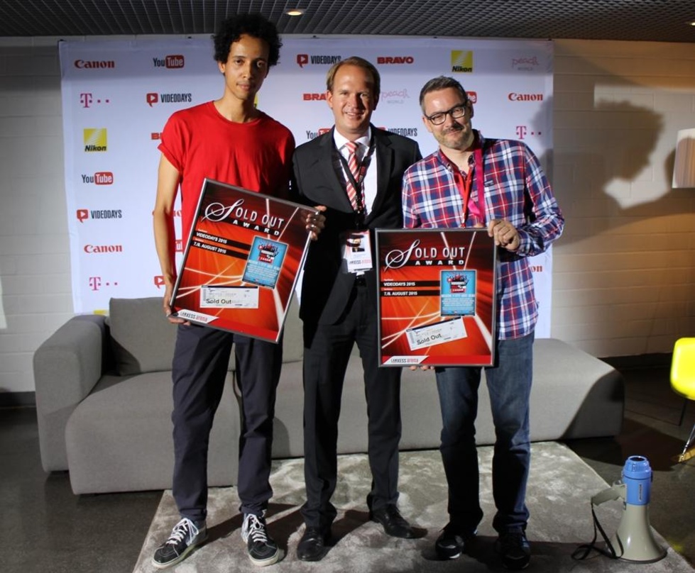 Bei der Verleihung des Sold-Out-Awards (von links): Georg Lehmann (Google Deutschland), Stefan Löcher (Geschäftsführer Lanxess Arena) und Christoph Krachten (Veranstalter VideoDays)