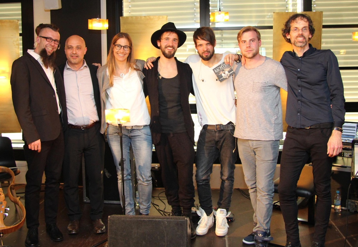 Nach dem Showcase (von links): Benni Cellini (Musiker), Simon Lang (Sales Director Classical/Jazz Sony Music), Nicole Litterst (Senior Product Manager Starwatch Entertainment), Philipp Sch...