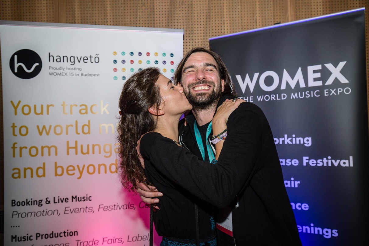 Willkommen in Ungarn: Fruzsina Szép, einst beim Sziget-Festival und inzwischen bei der Hörstmann-Gruppe, mit Womex-Messedirektor Alexander Walter bei der Eröffnungsfeier der 21. Womex