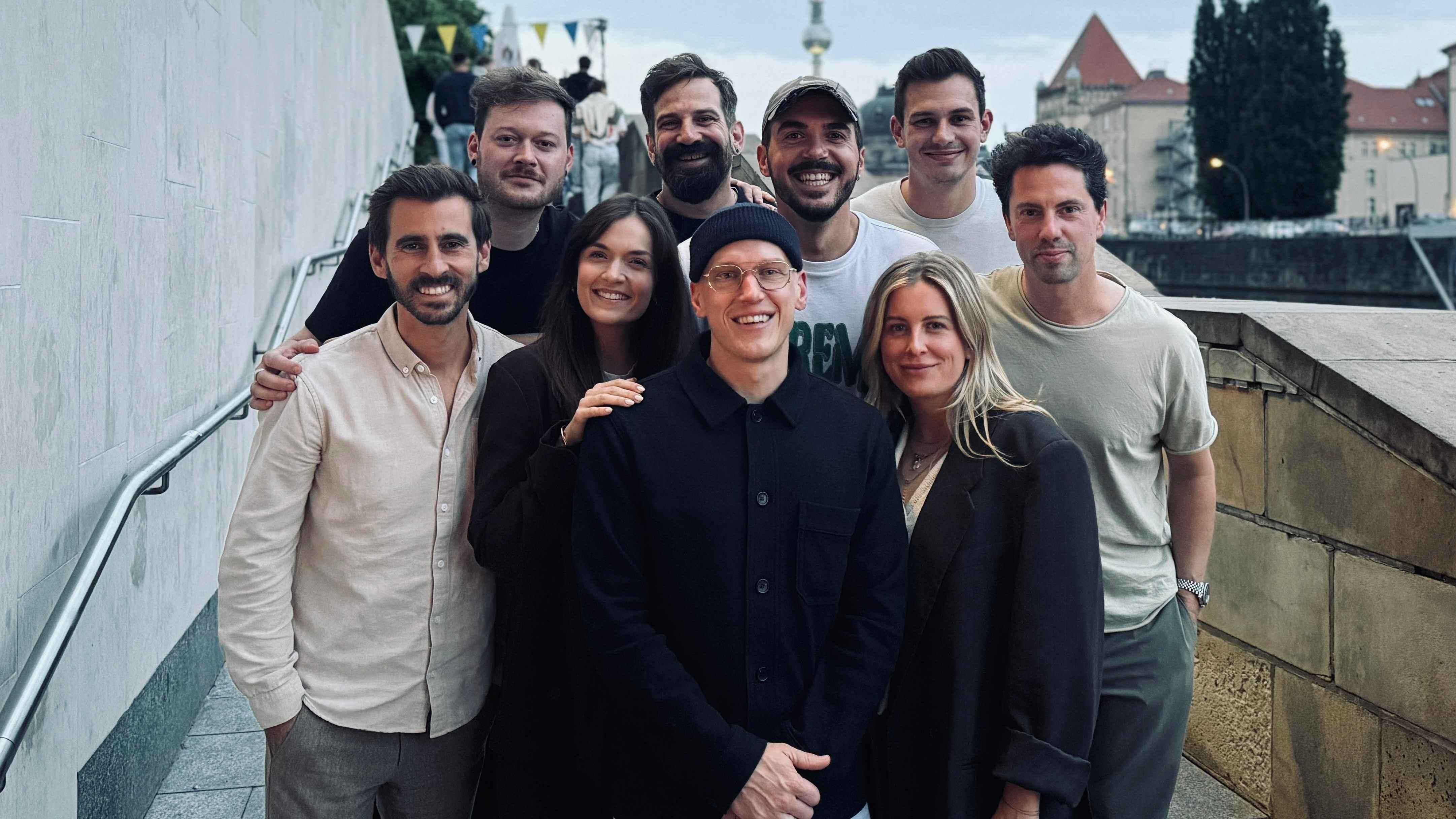 Machen weiter gemeinsame Sache (von links): Benjamin Budde (CEO Budde Group), Florian Müller (Senior A&R Manager Budde Music Publishing), Mariel Barnjak (A&R Manager Budde Music Publishing...