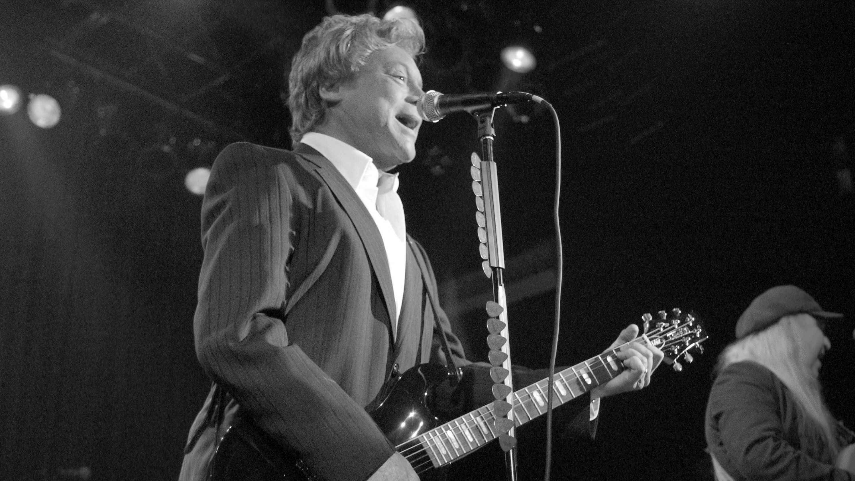 ed7ac773 2a31 40f2 9a32 e907c85fa69e Verstorben: Eric Carmen, hier bei einem Konzert 2004.