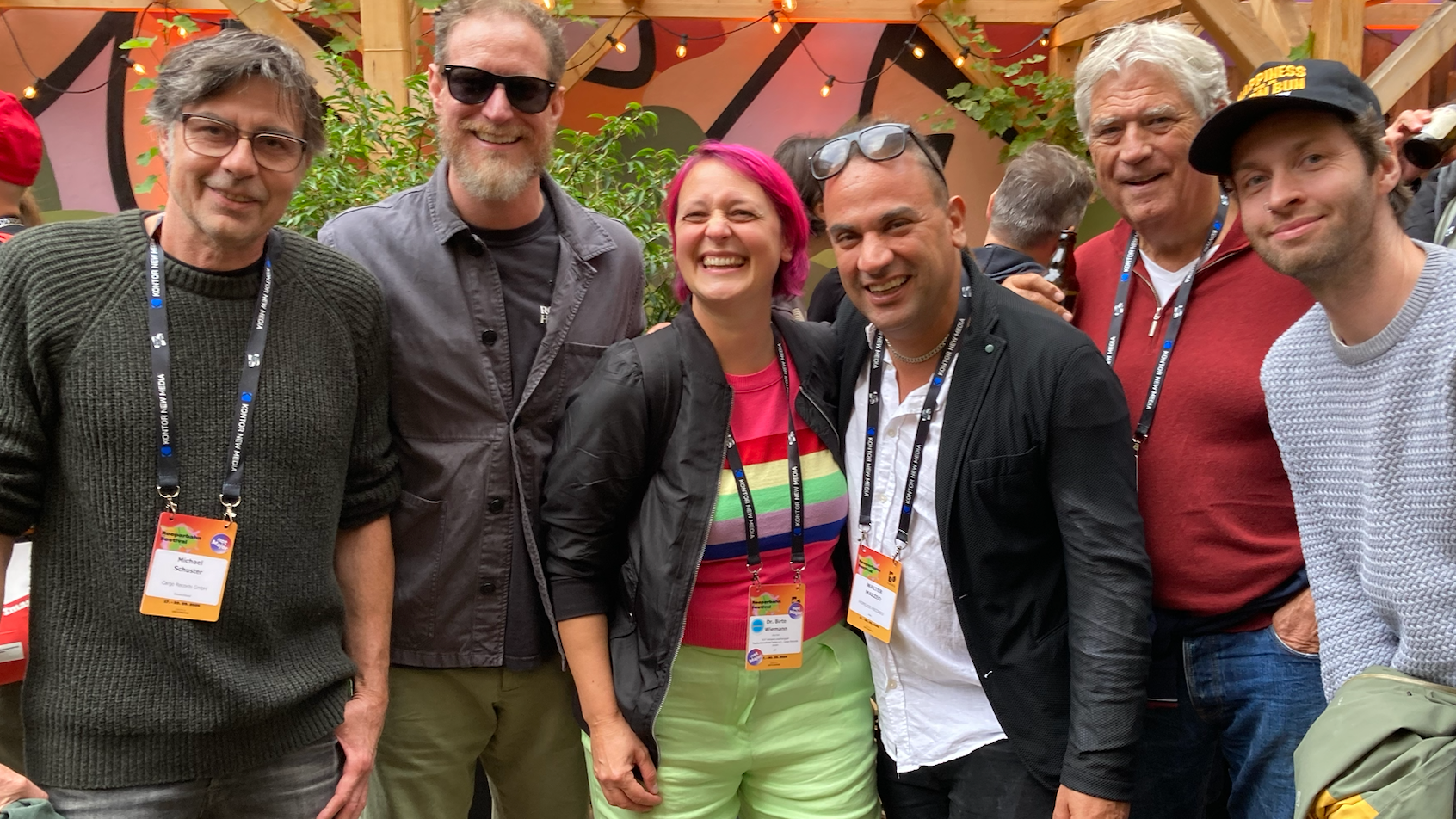 Gerade noch mit Hopeless Records auf dem Reeperbahn Festival, künftig nun an der Spitze des US-amerikanischen Branchenverbands A2IM: Ian Harrison (2. von links), hier mit (von links) Vertr...